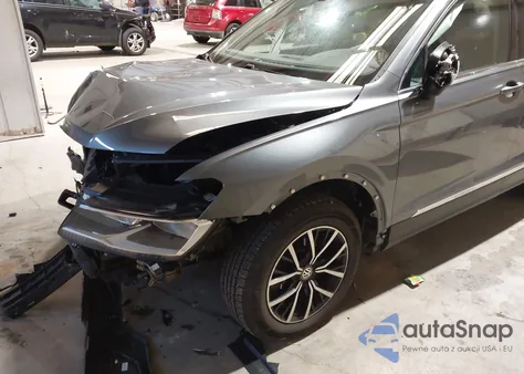 2021 Volkswagen Tiguan 2.0T Se/2.0T Se R-Line Black/2.0T Sel z USA, uszkodzony, nr VIN 3VV2B7AX0MM102779